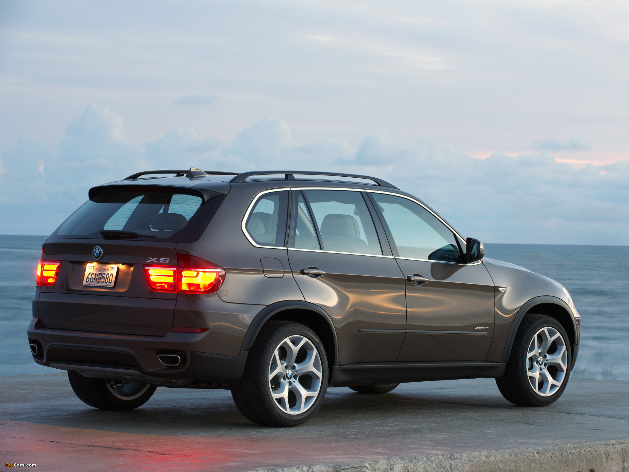 BMW X5 xDrive50i (E70) 2010 images (2048 x 1536)