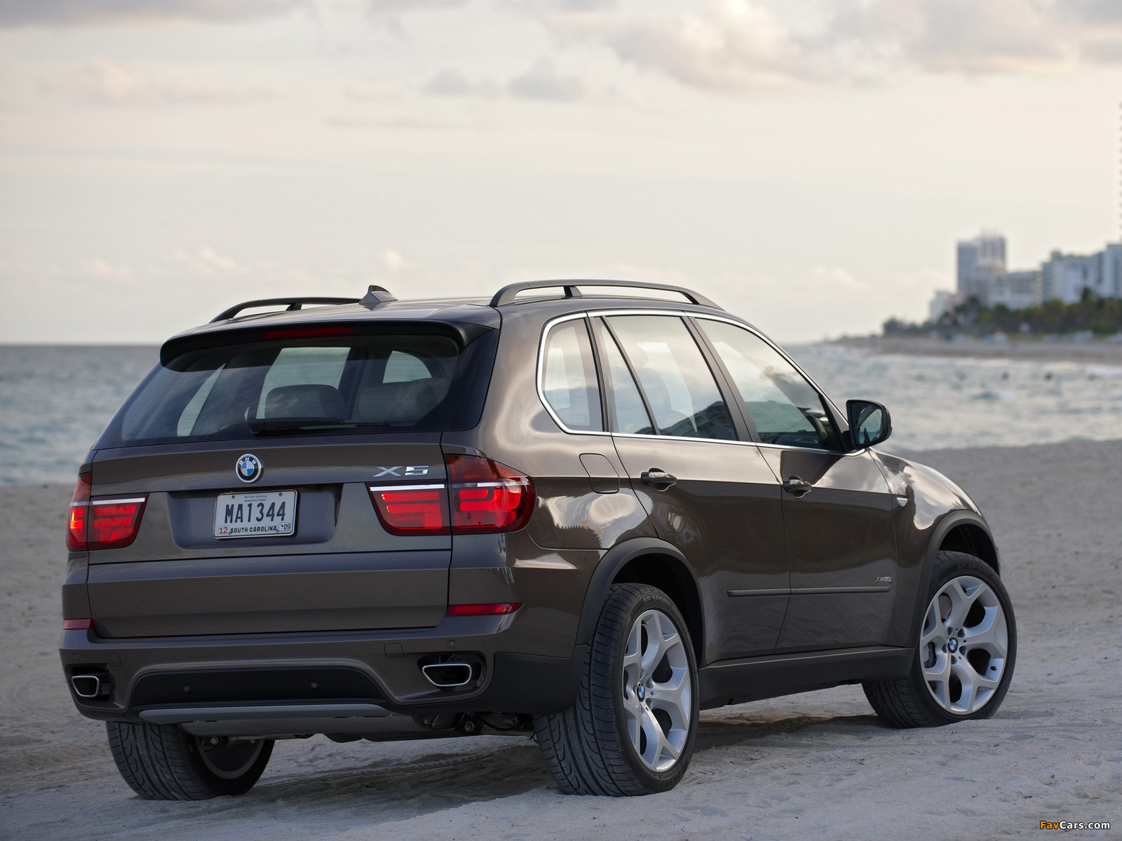 BMW X5 xDrive50i (E70) 2010 pictures (1600 x 1200)