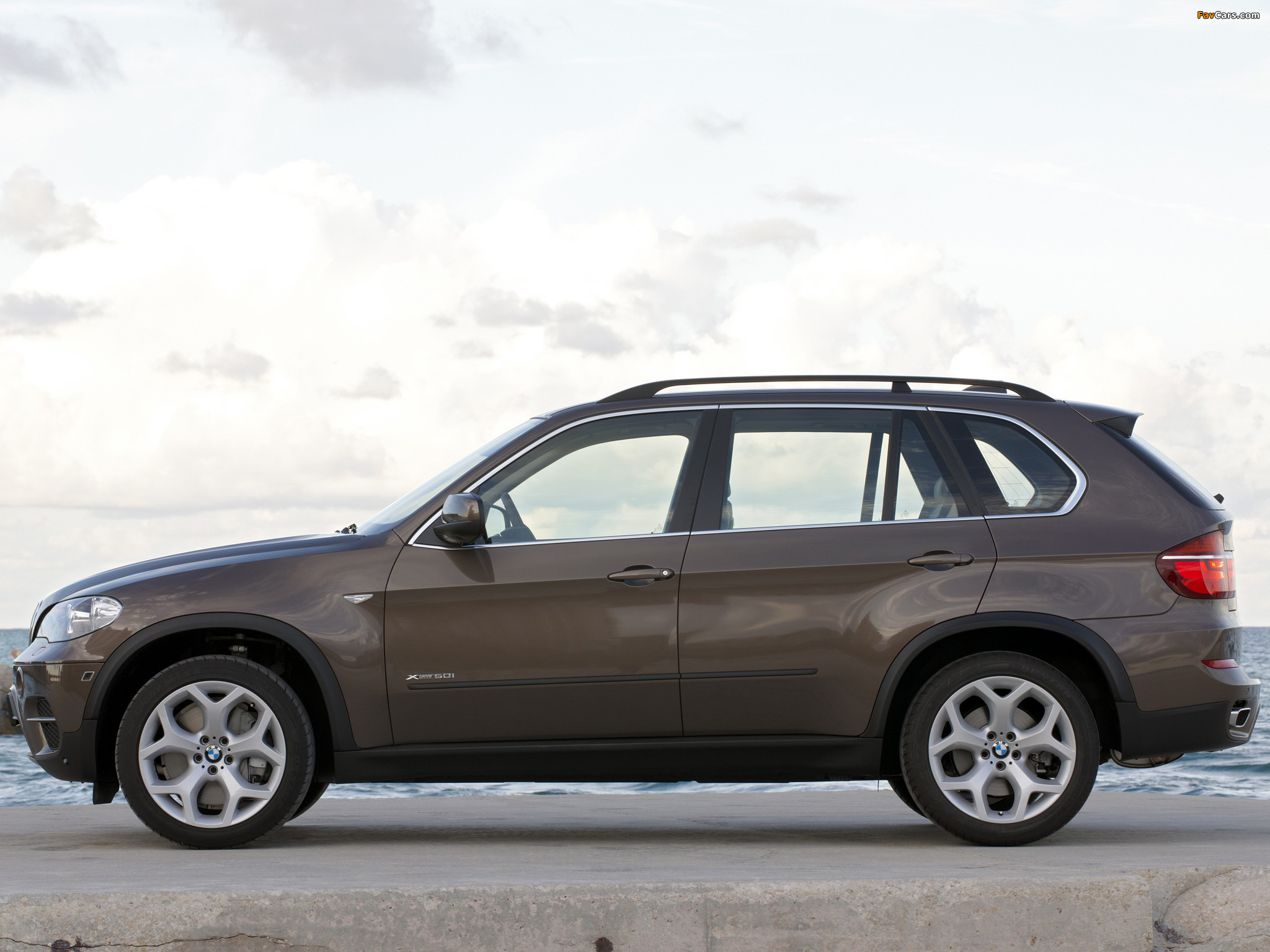 BMW X5 xDrive50i (E70) 2010 pictures (2048 x 1536)