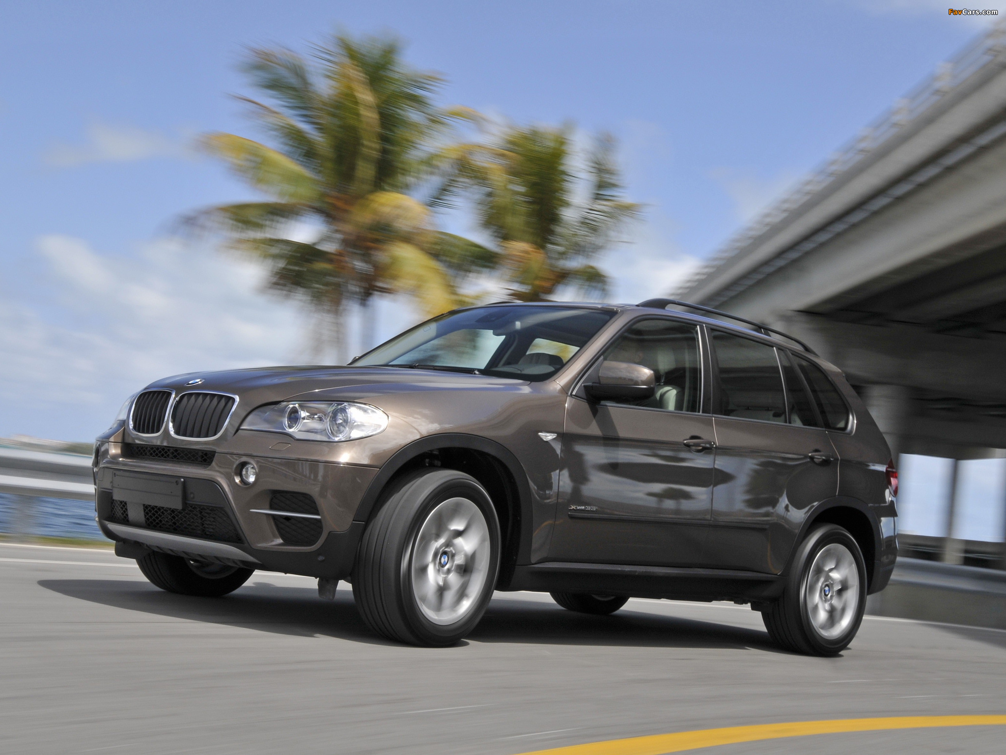 BMW X5 xDrive35i (E70) 2010 wallpapers (2048 x 1536)