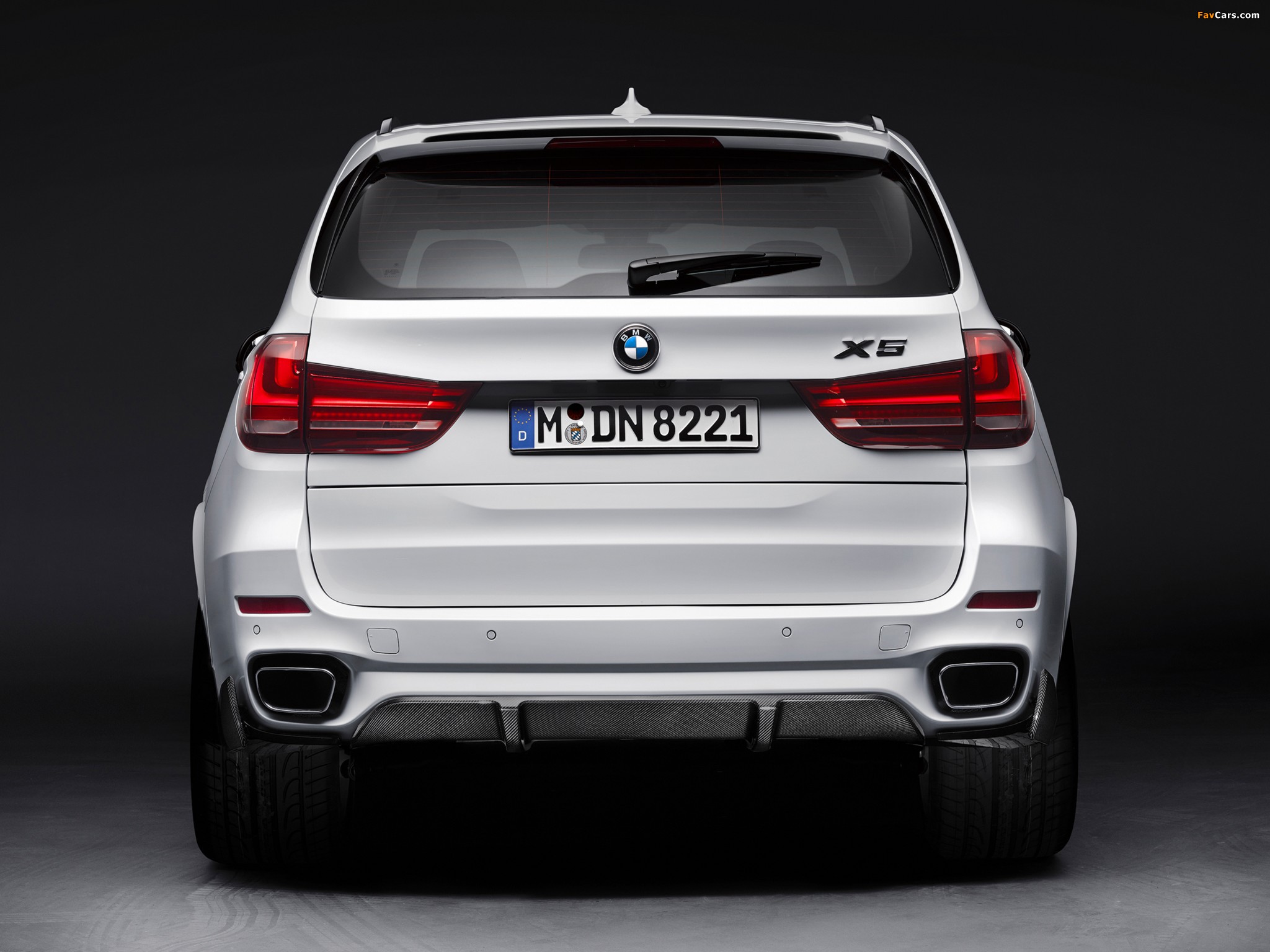 BMW X5 xDrive30d M Performance Accessories (F15) 2013 pictures (2048 x 1536)