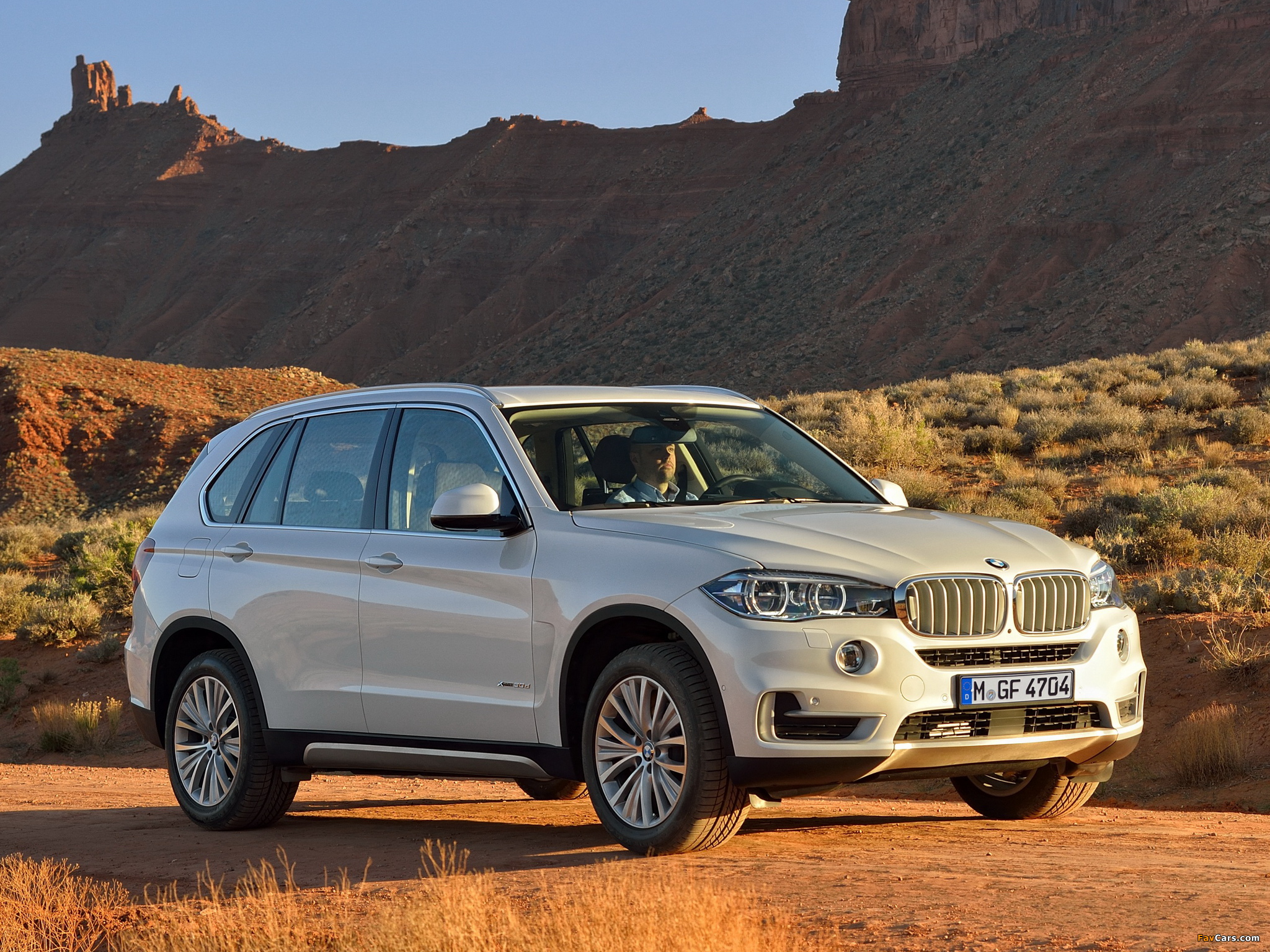 BMW X5 xDrive30d (F15) 2013 wallpapers (2048 x 1536)