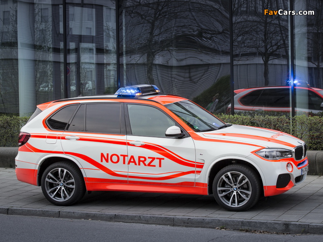 BMW X5 xDrive30d Notarzt (F15) 2014 pictures (640 x 480)
