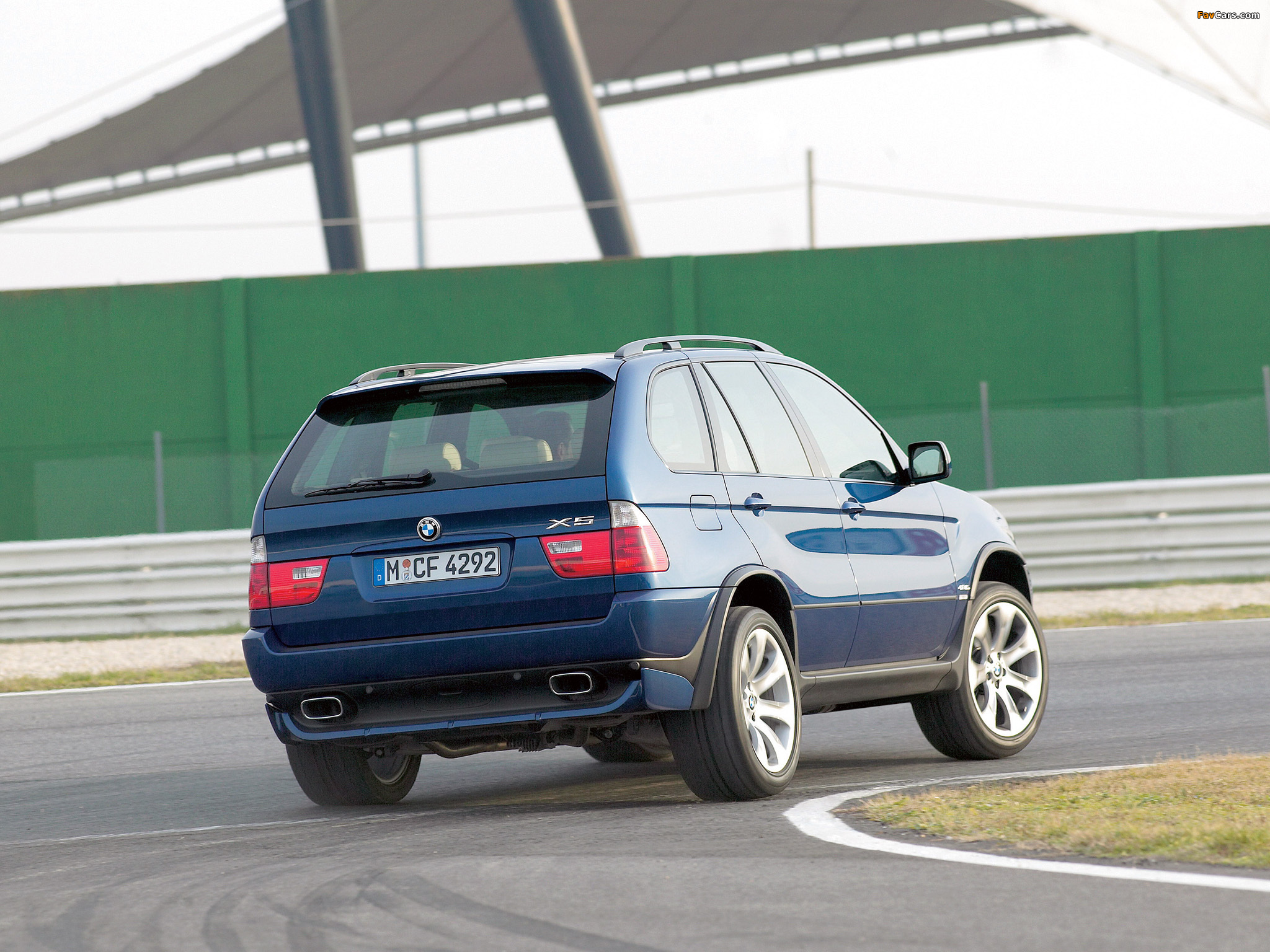 Images of BMW X5 4.8is (E53) 2004–07 (2048 x 1536)