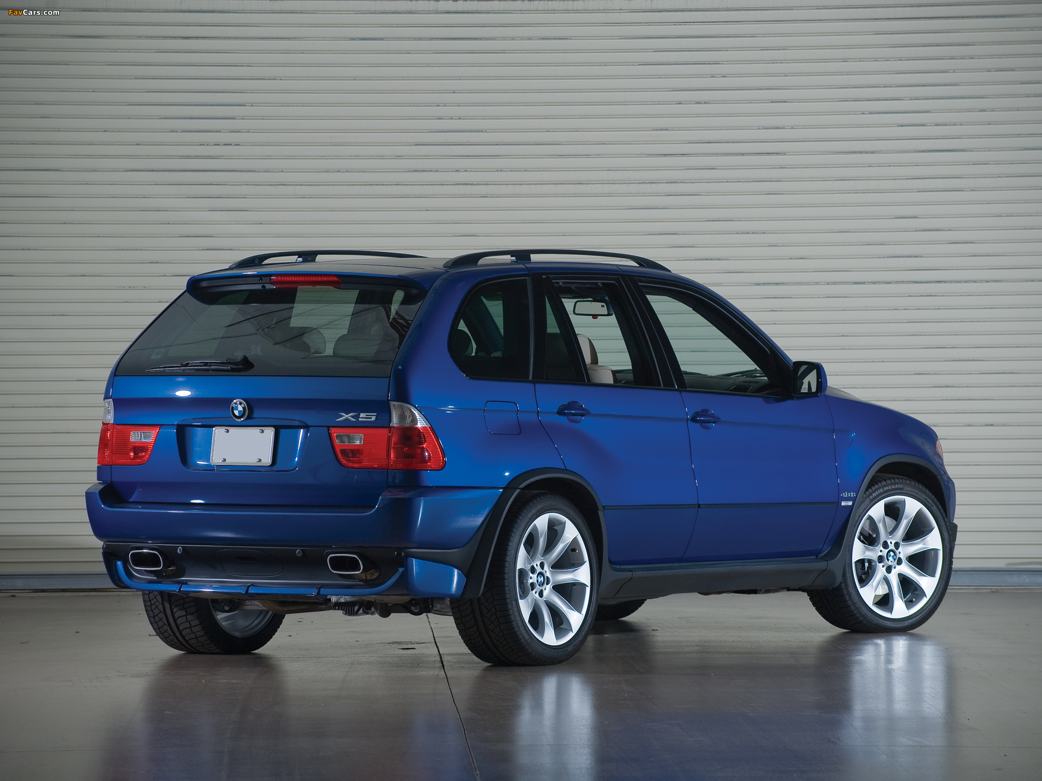 Images of BMW X5 4.8is US-spec (E53) 2004–07 (2048 x 1536)
