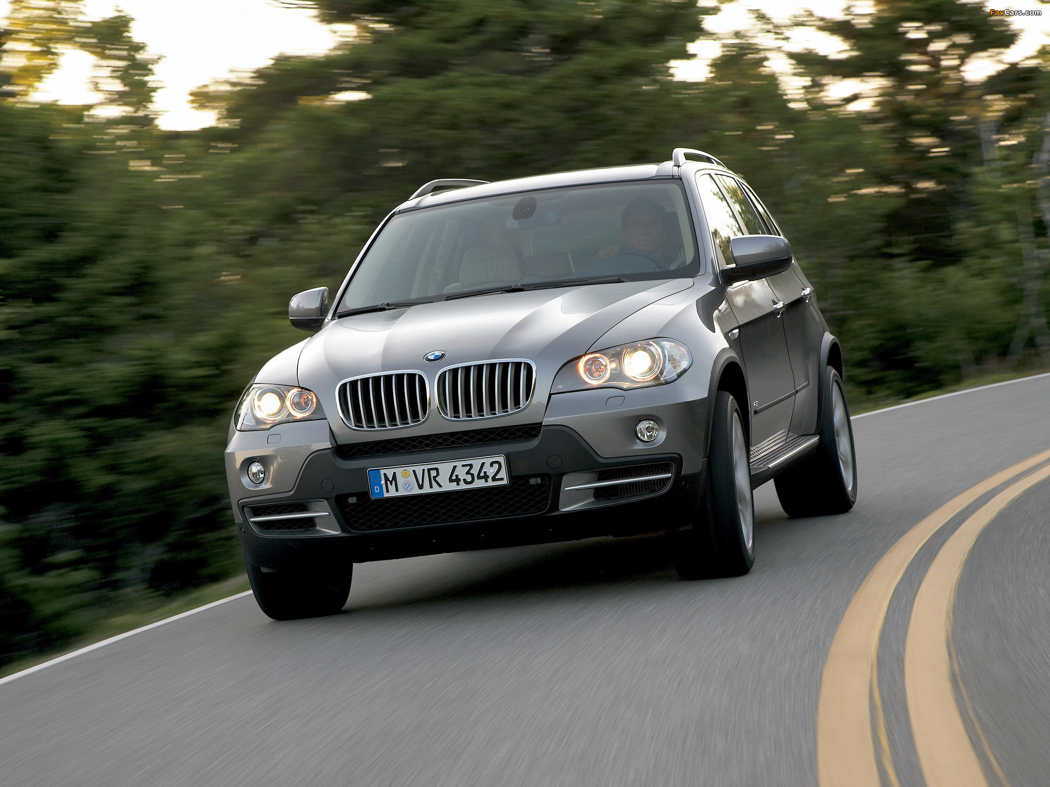 Images of BMW X5 4.8i (E70) 2007–10 (2048 x 1536)