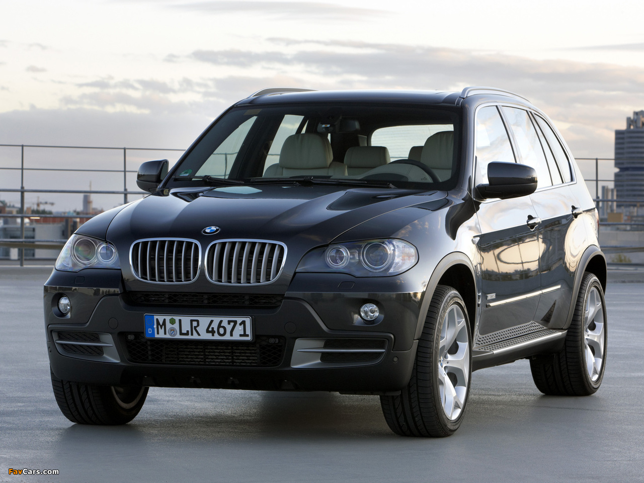 Images of BMW X5 xDrive35d 10 Year Edition (E70) 2009 (1280 x 960)