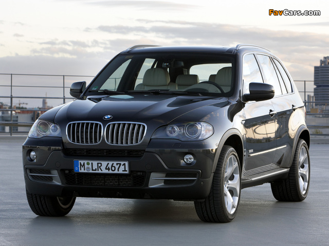 Images of BMW X5 xDrive35d 10 Year Edition (E70) 2009 (640 x 480)