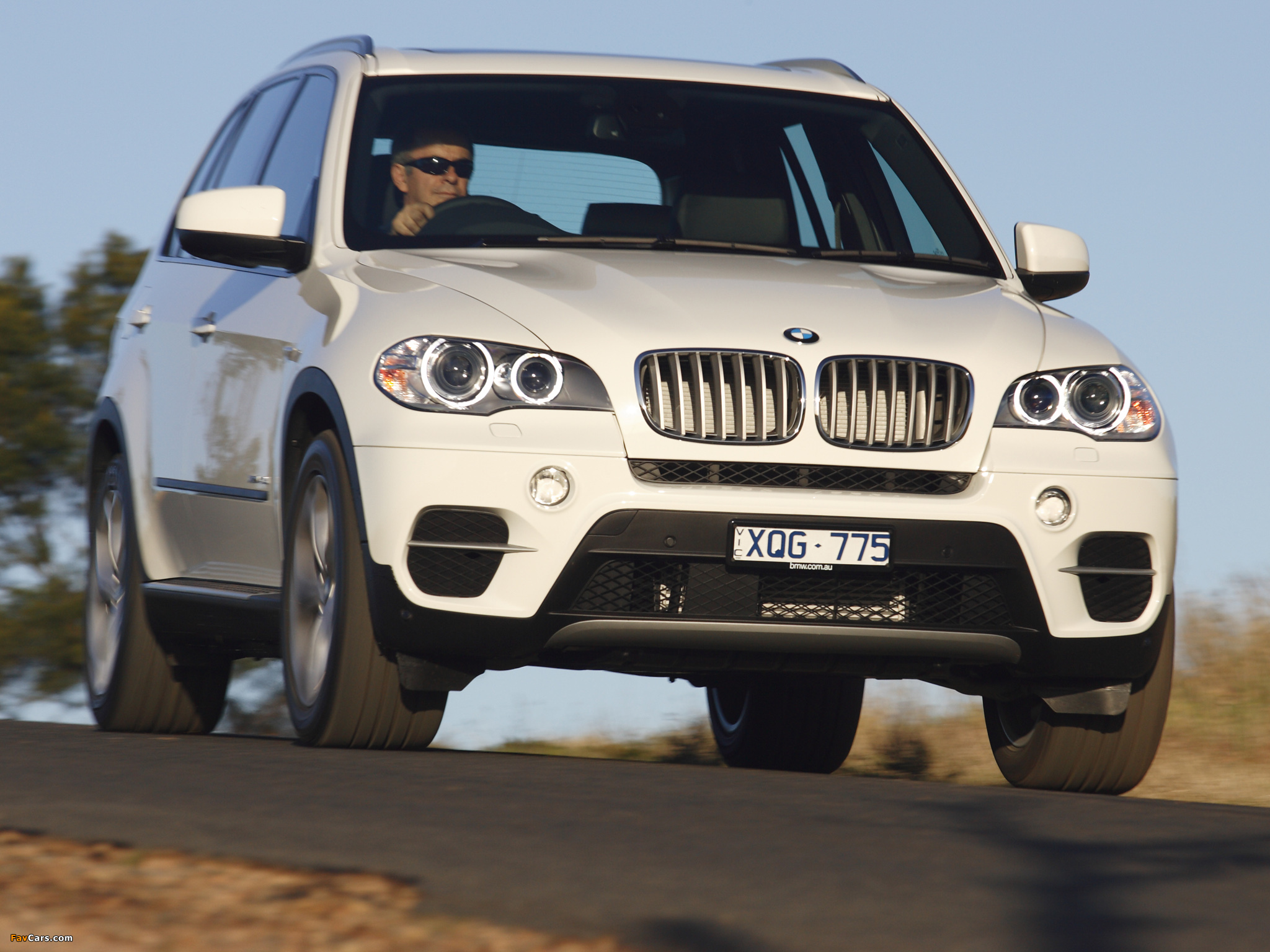 Images of BMW X5 xDrive40d AU-spec (E70) 2010 (2048 x 1536)