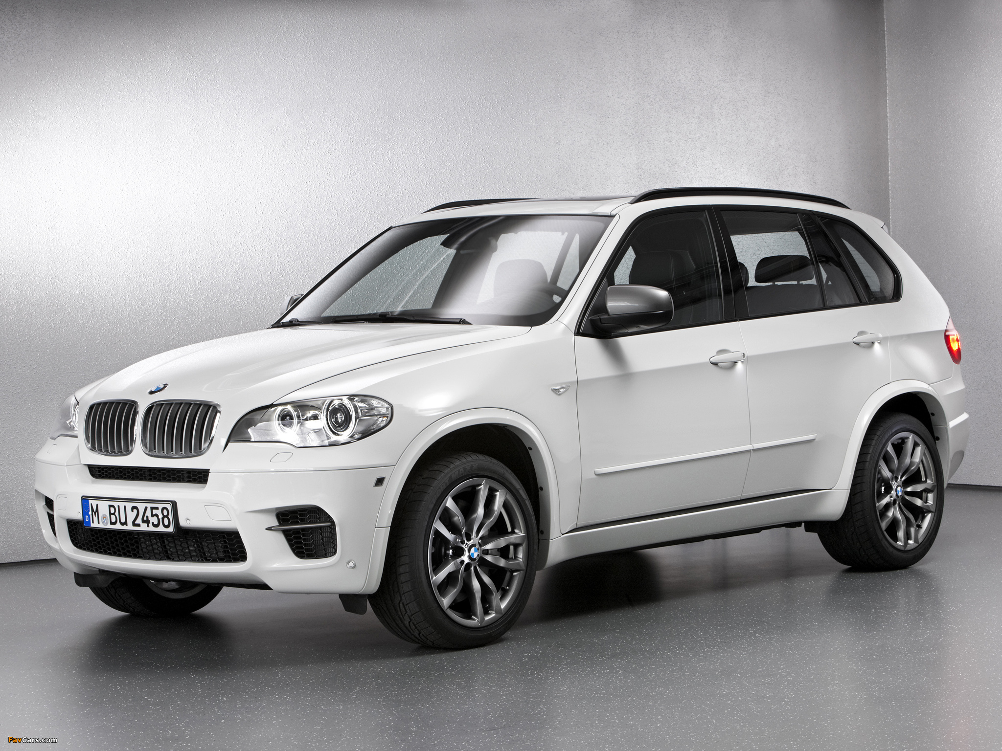 Images of BMW X5 M50d (E70) 2012 (2048 x 1536)