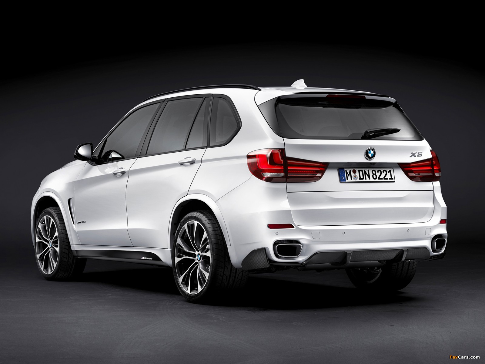 Images of BMW X5 xDrive30d M Performance Accessories (F15) 2013 (1600 x 1200)