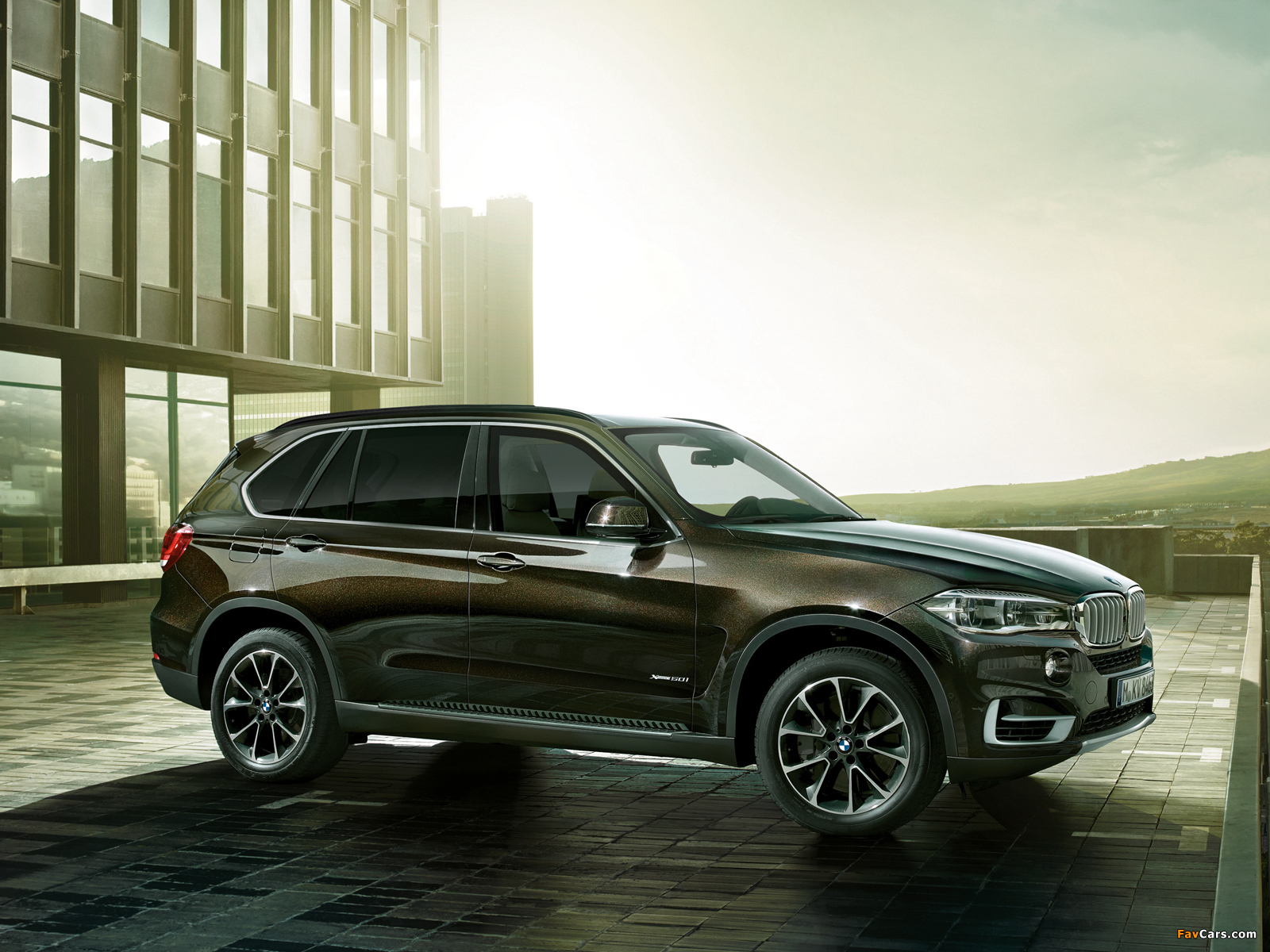 Images of BMW X5 Security Plus (F15) 2014 (1600 x 1200)