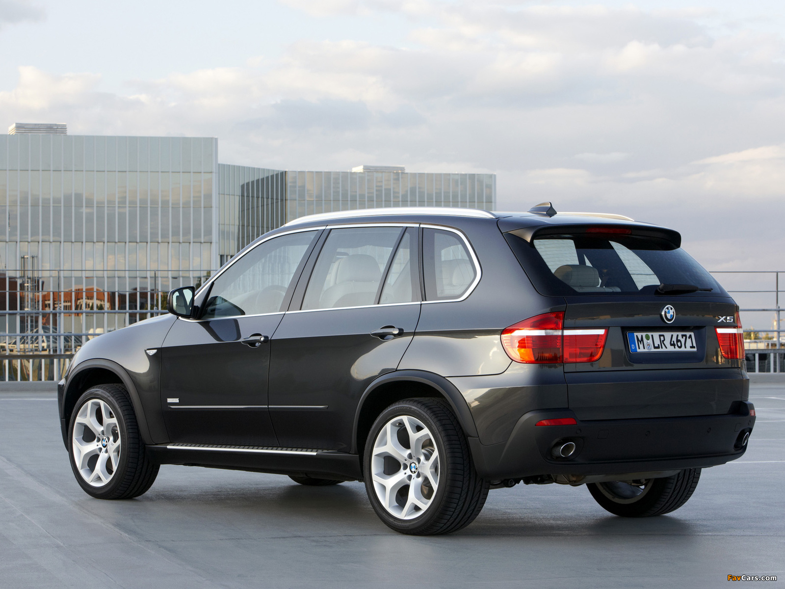 Photos of BMW X5 xDrive35d 10 Year Edition (E70) 2009 (1600 x 1200)