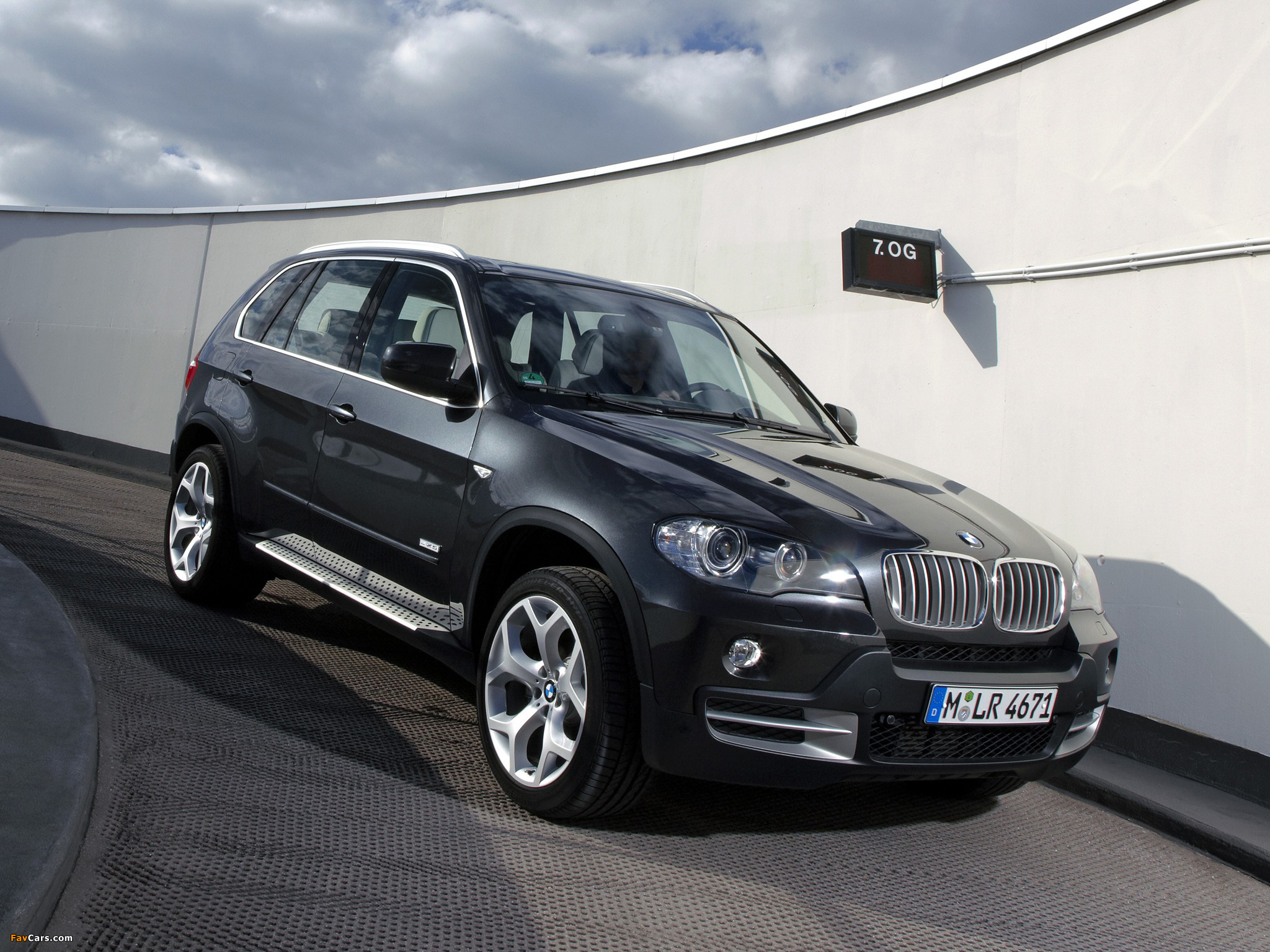 Photos of BMW X5 xDrive35d 10 Year Edition (E70) 2009 (2048 x 1536)