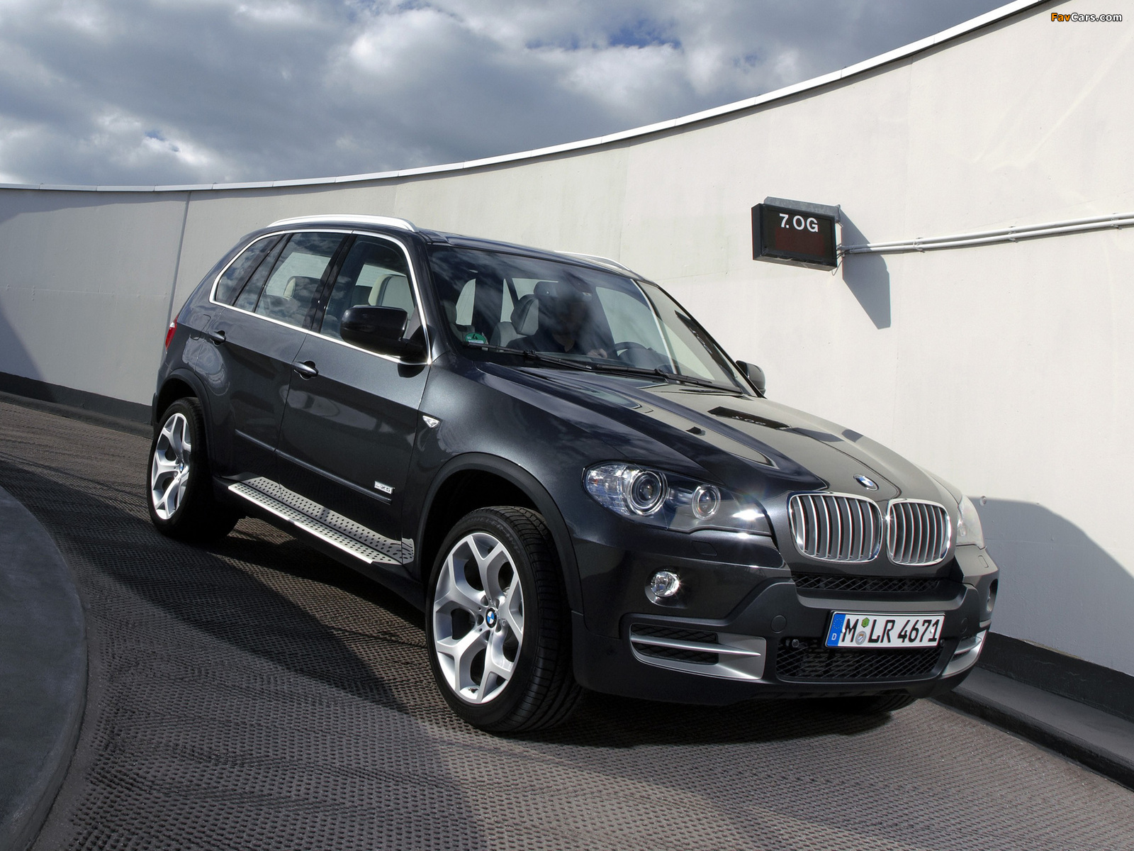 Photos of BMW X5 xDrive35d 10 Year Edition (E70) 2009 (1600 x 1200)