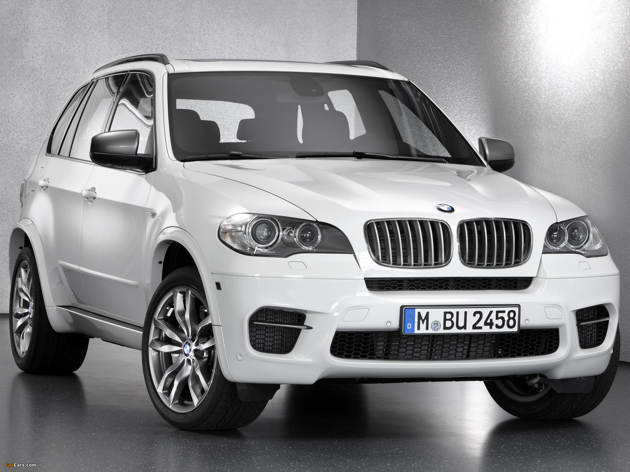 Photos of BMW X5 M50d (E70) 2012 (2048 x 1536)