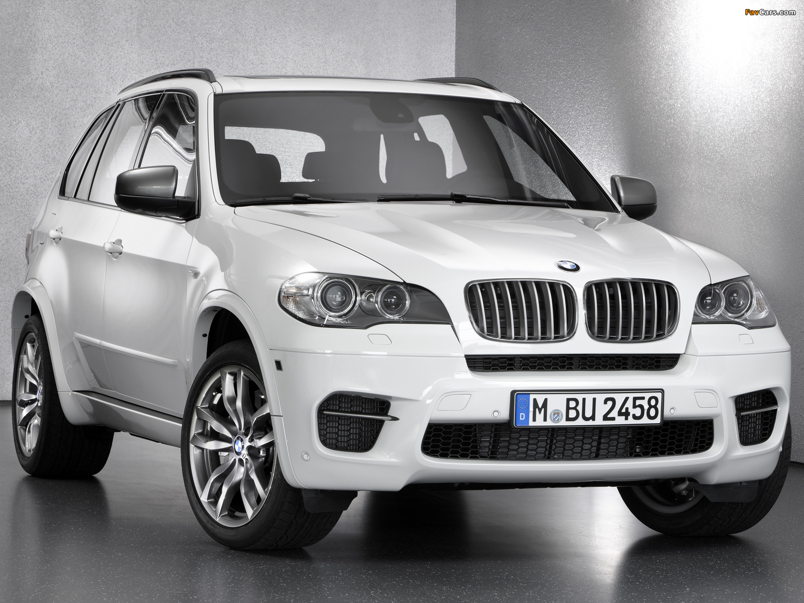 Photos of BMW X5 M50d (E70) 2012 (1600 x 1200)