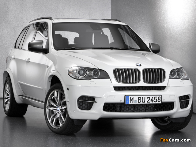 Photos of BMW X5 M50d (E70) 2012 (640 x 480)