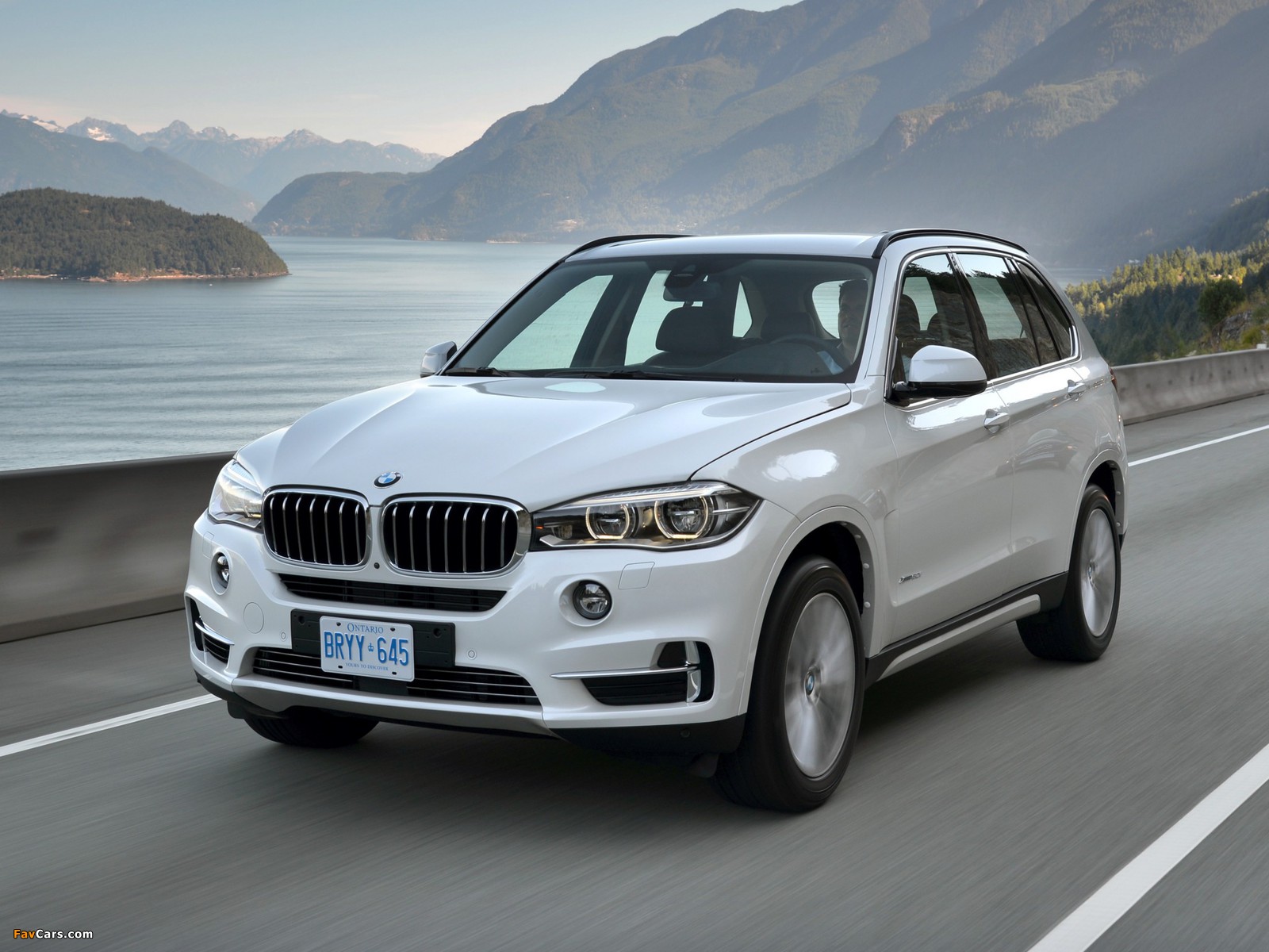 Photos of BMW X5 xDrive50i (F15) 2013 (1600 x 1200)