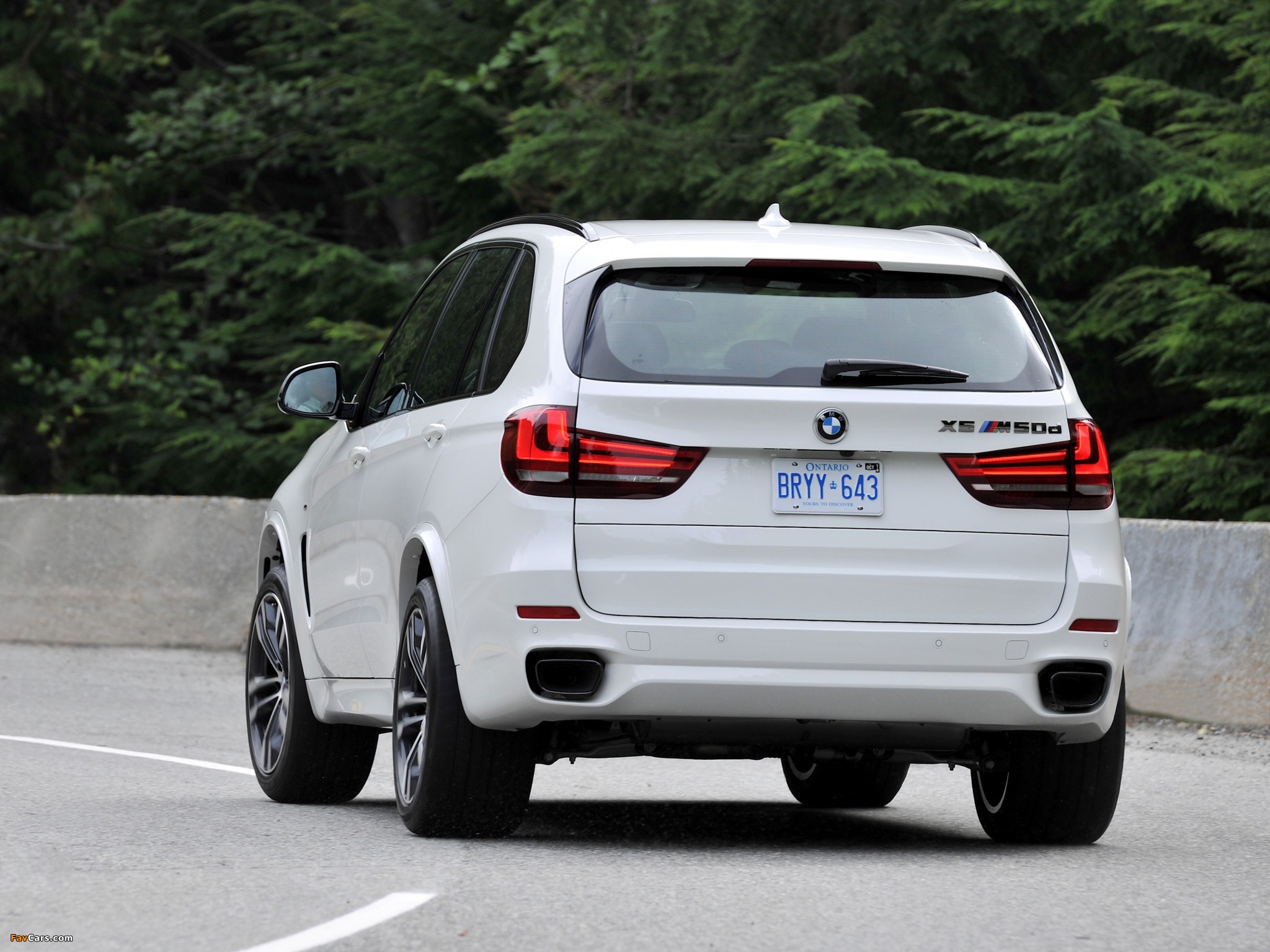 Photos of BMW X5 M50d (F15) 2013 (2048 x 1536)