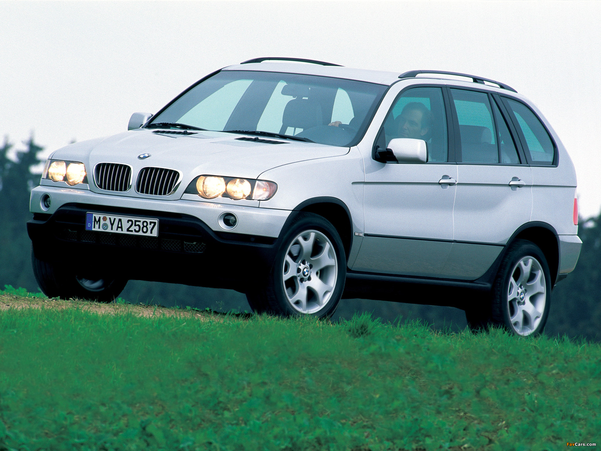 Pictures of BMW X5 4.4i (E53) 2000–03 (2048 x 1536)