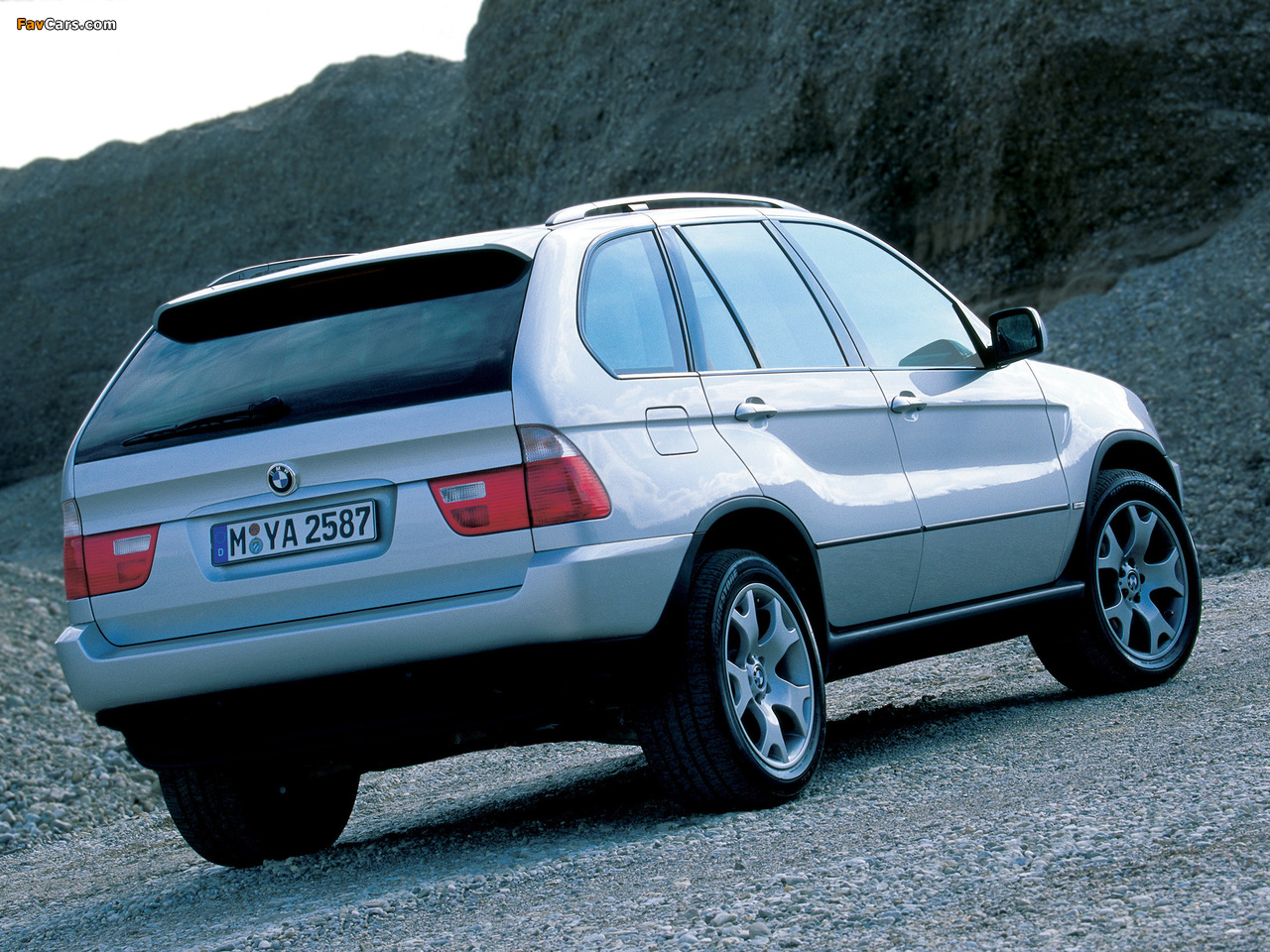 Pictures of BMW X5 4.4i (E53) 2000–03 (1280 x 960)