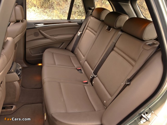 Pictures of BMW X5 xDrive35d BluePerformance US-spec (E70) 2009–10 (640 x 480)