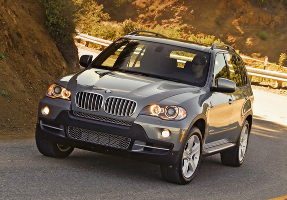 Pictures of BMW X5 xDrive35d BluePerformance US-spec (E70) 2009–10