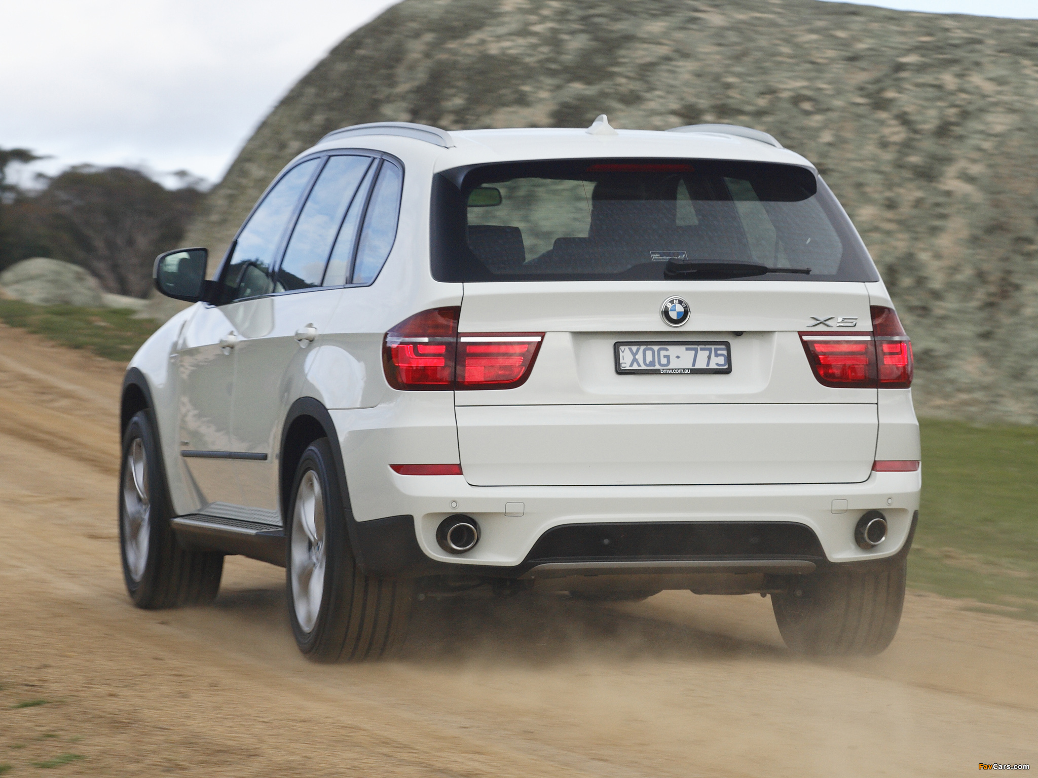 Pictures of BMW X5 xDrive40d AU-spec (E70) 2010 (2048 x 1536)