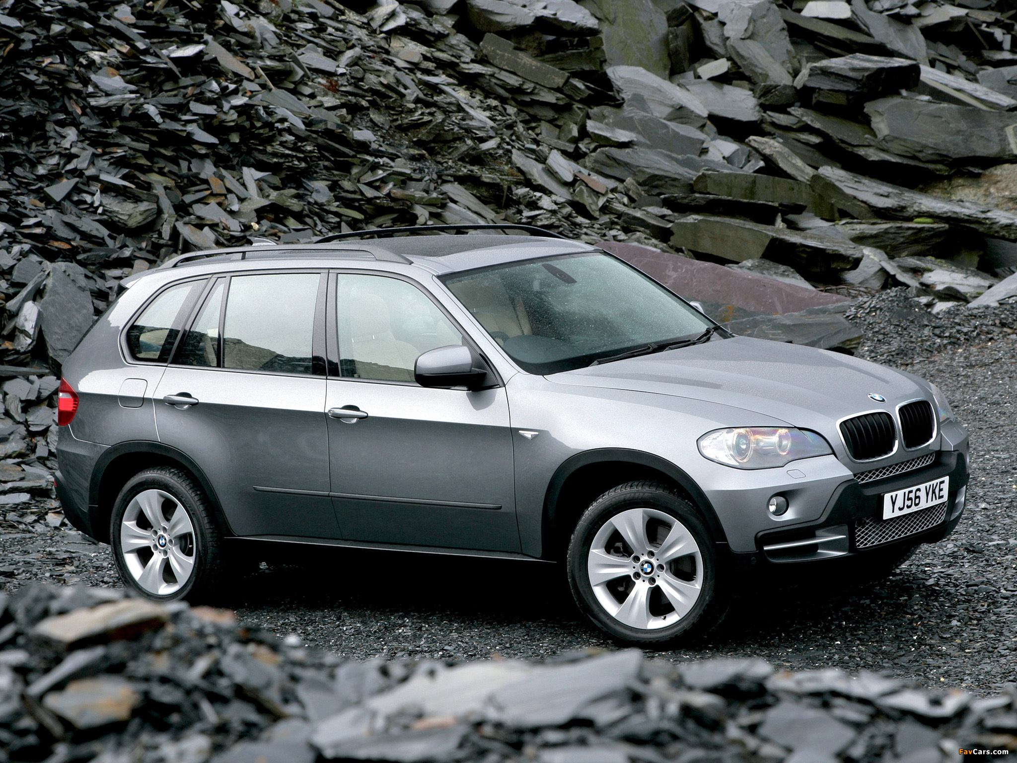 BMW X5 UK-spec (E70) 2007–10 wallpapers (2048 x 1536)