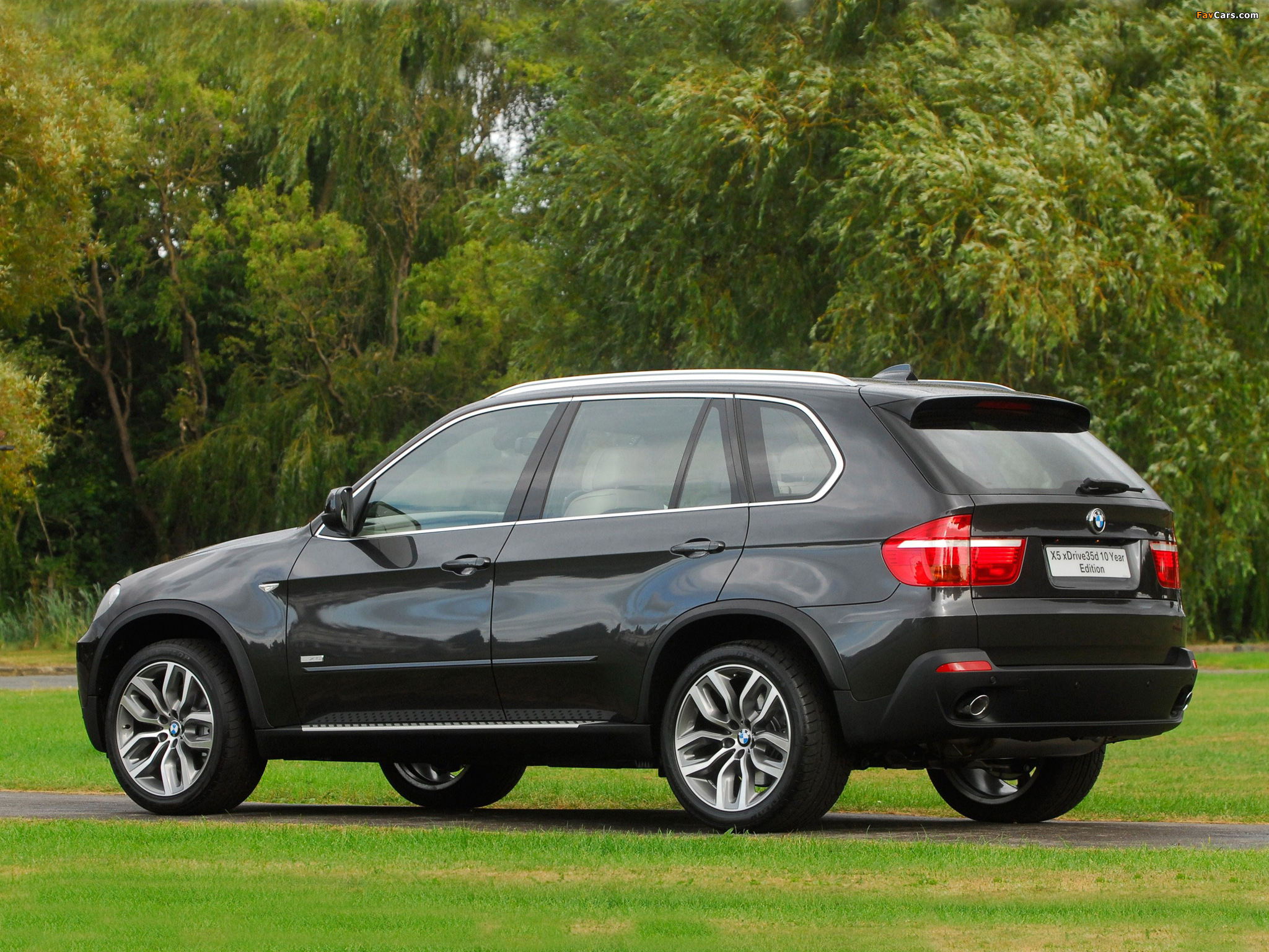 BMW X5 xDrive35d 10 Year Edition (E70) 2009 wallpapers (2048 x 1536)