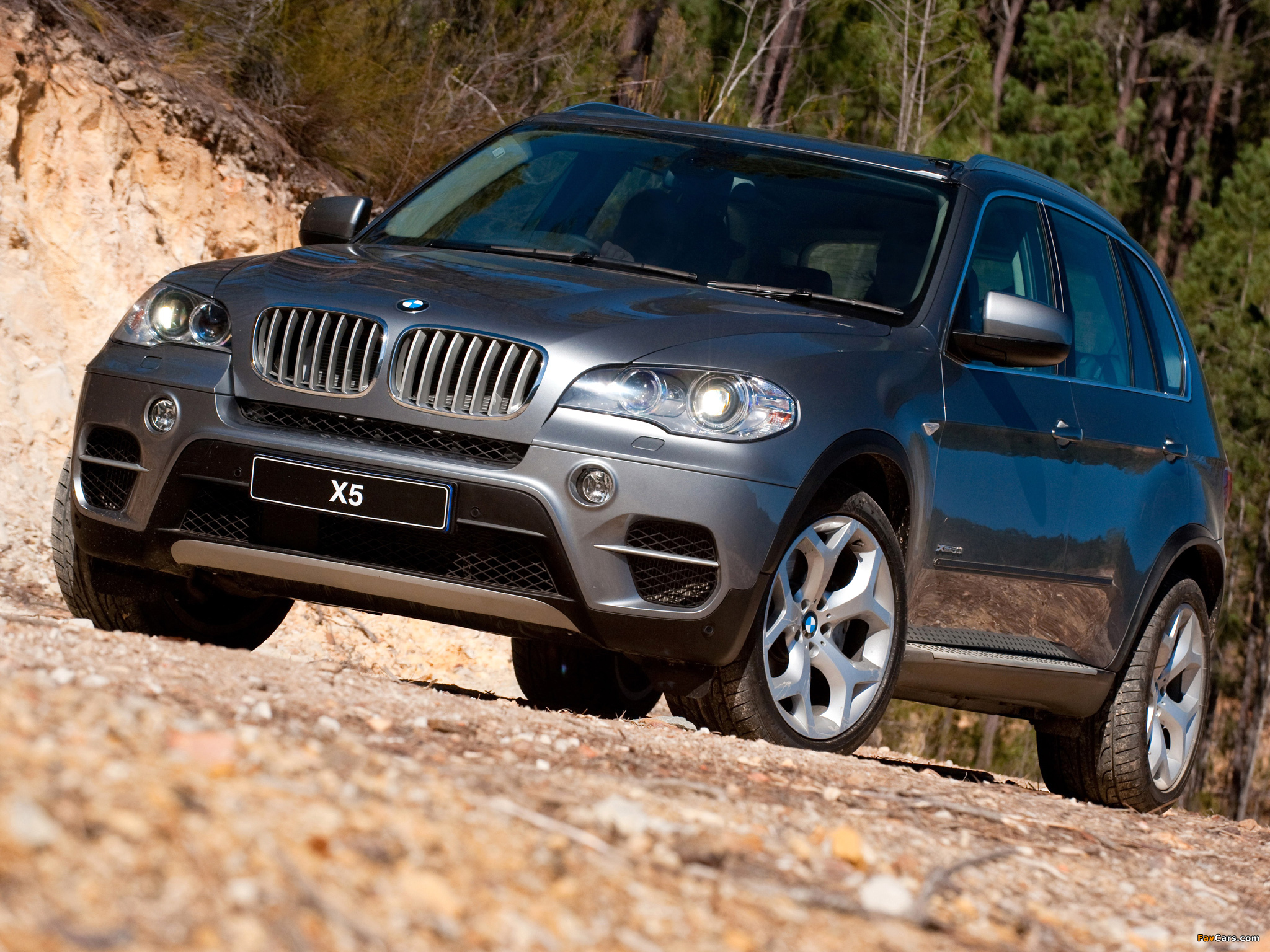 BMW X5 xDrive50i ZA-spec (E70) 2010 wallpapers (2048 x 1536)