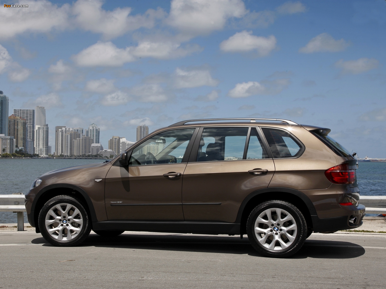 BMW X5 xDrive35i (E70) 2010 wallpapers (1600 x 1200)