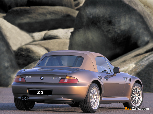 BMW Z3 Roadster ZA-spec (E36/7) 1995–2002 images (640 x 480)