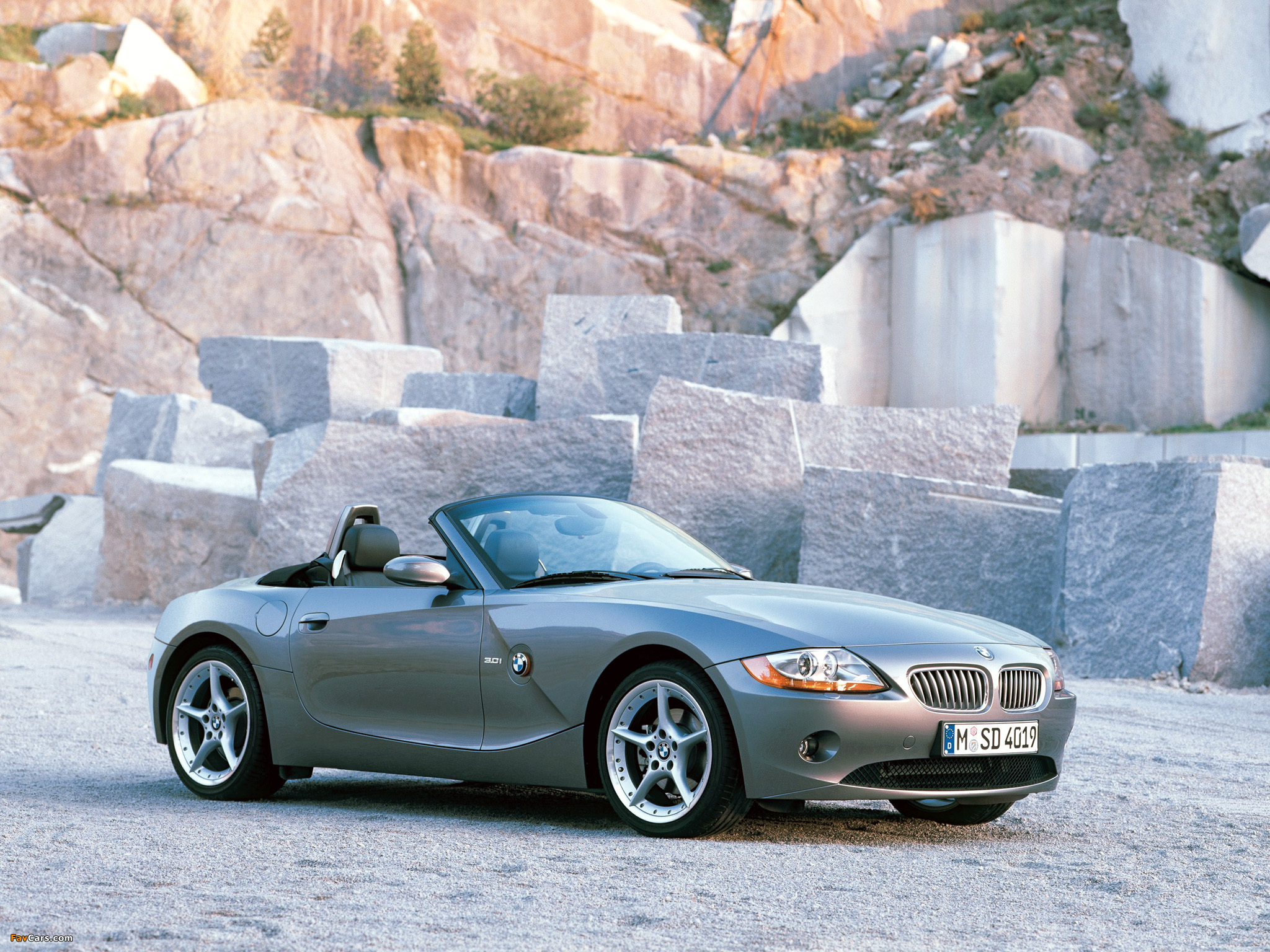 BMW Z4 3.0i Roadster (E85) 2002–05 photos (2048 x 1536)