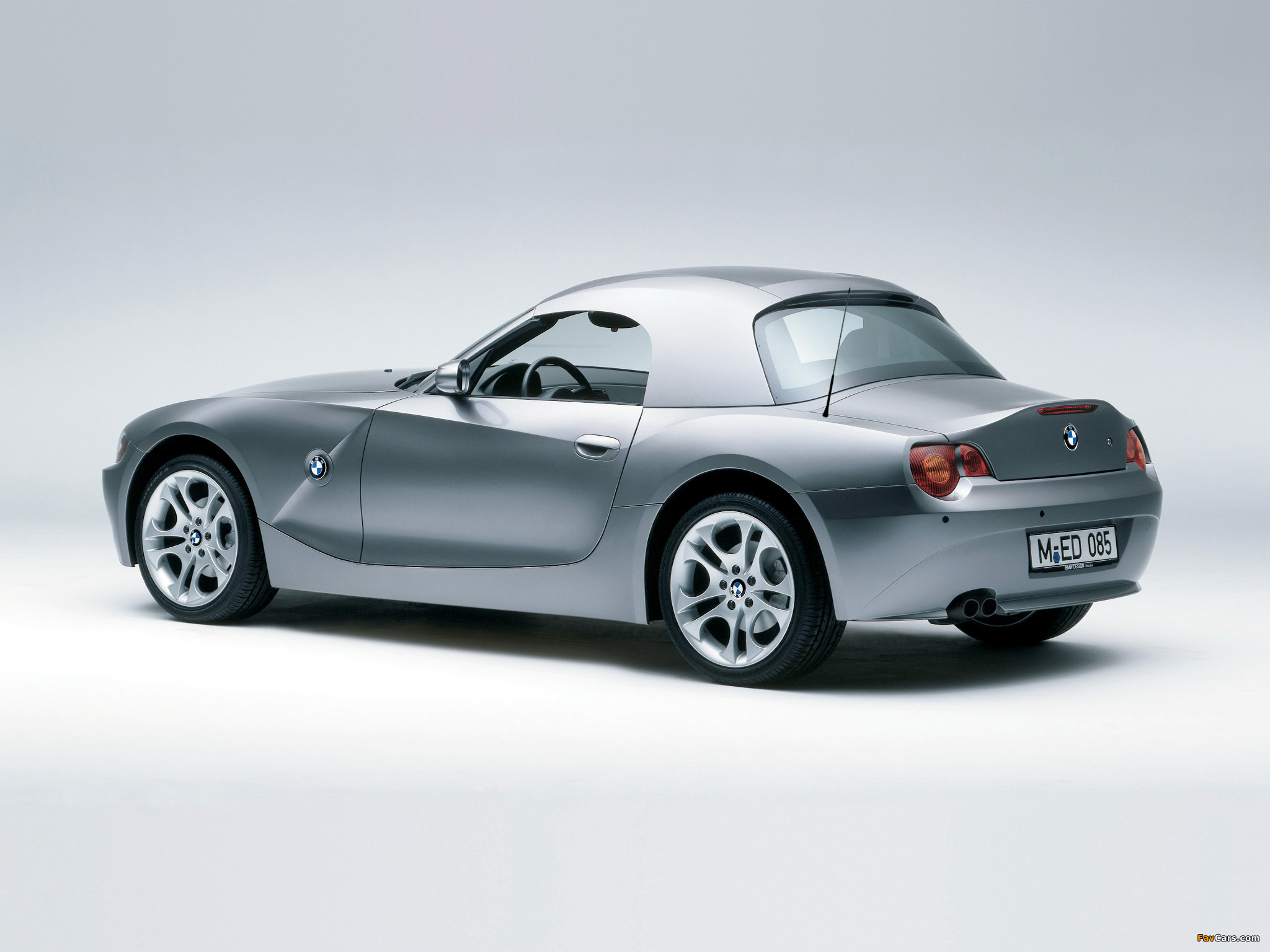 BMW Z4 3.0i Roadster (E85) 2002–05 pictures (2048 x 1536)