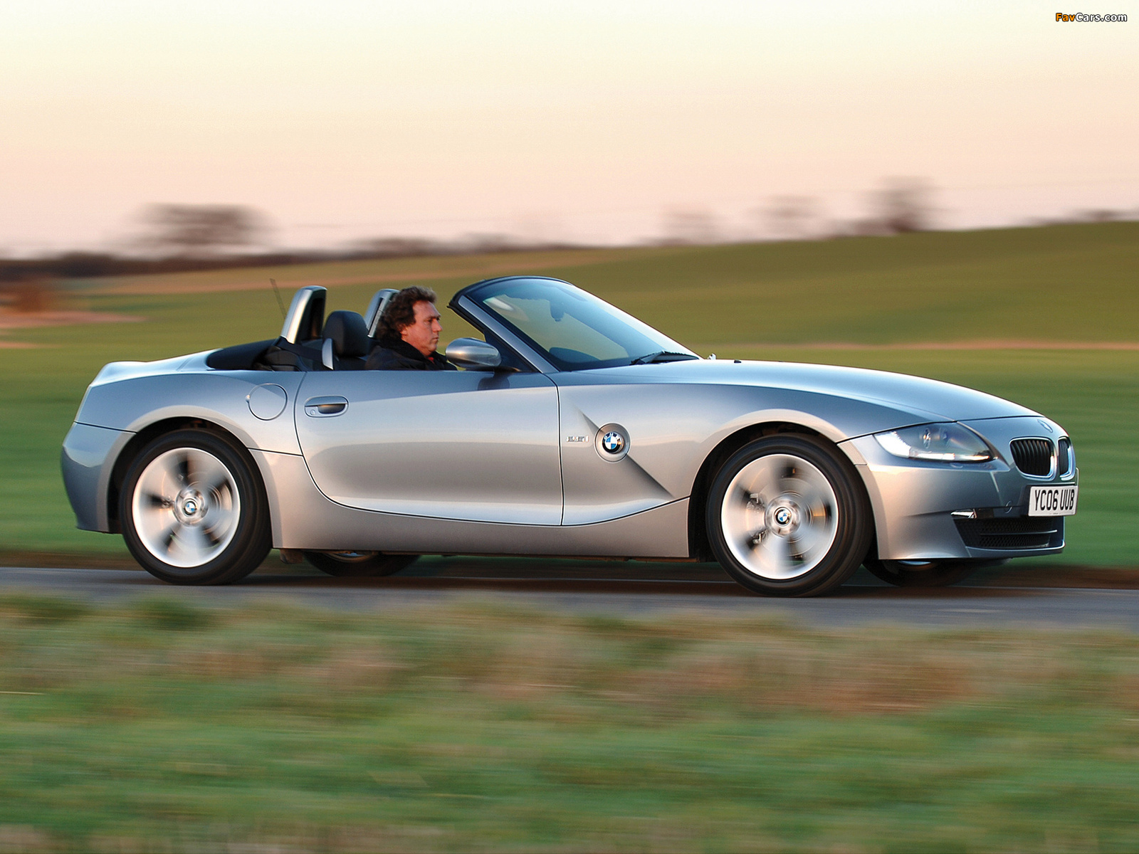 BMW Z4 2.5i Roadster UK-spec (E85) 2005–09 pictures (1600 x 1200)