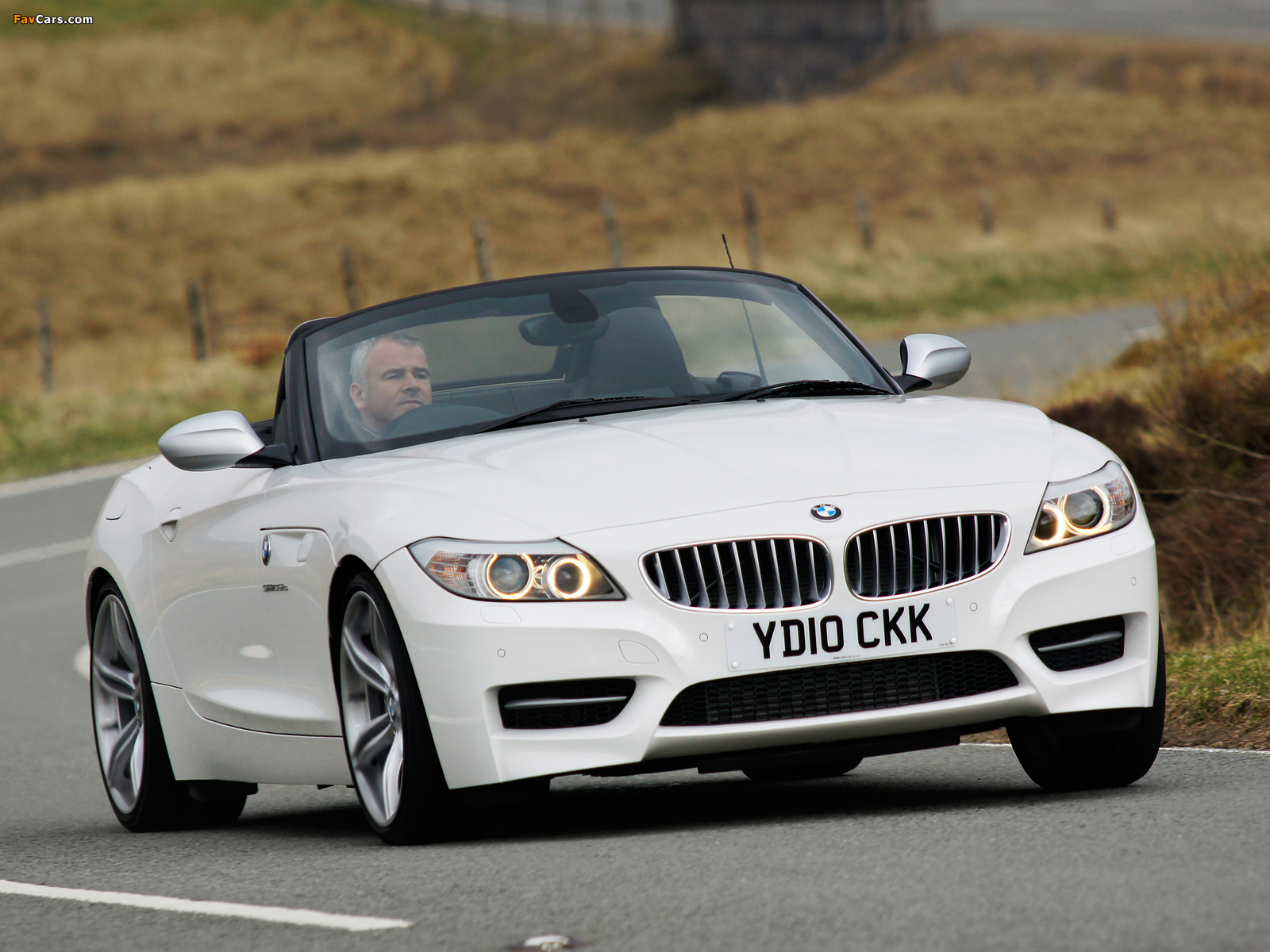 BMW Z4 sDrive35is Roadster UK-spec (E89) 2009–12 photos (1600 x 1200)