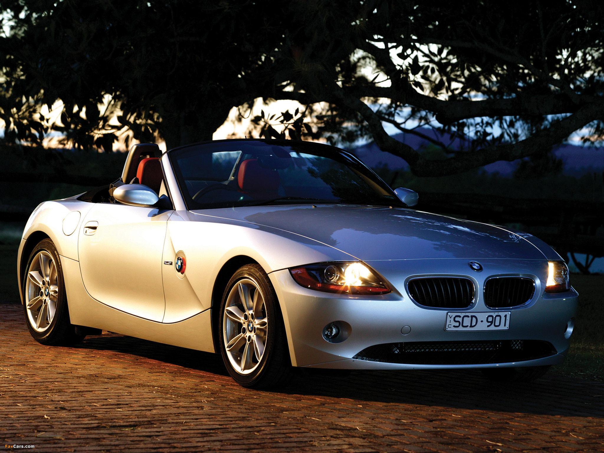 Images of BMW Z4 2.5i Roadster AU-spec (E85) 2002–05 (2048 x 1536)