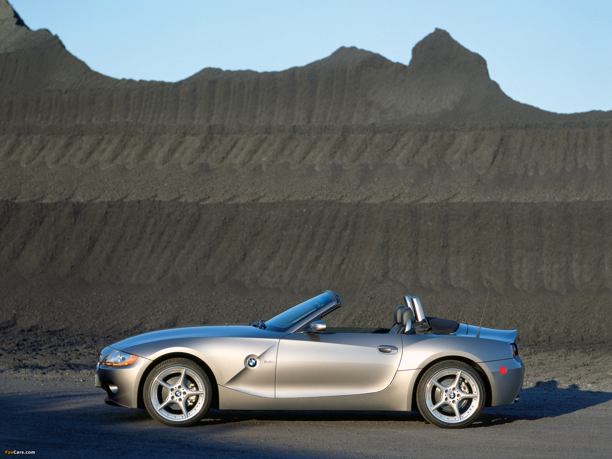 Images of BMW Z4 3.0i Roadster (E85) 2002–05 (2048 x 1536)