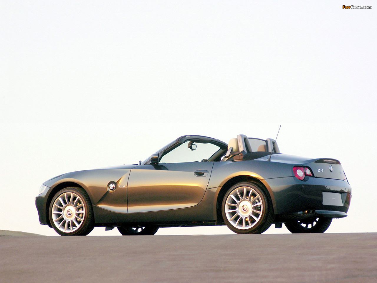 Images of BMW Z4 Roadster Individual (E85) 2004 (1280 x 960)