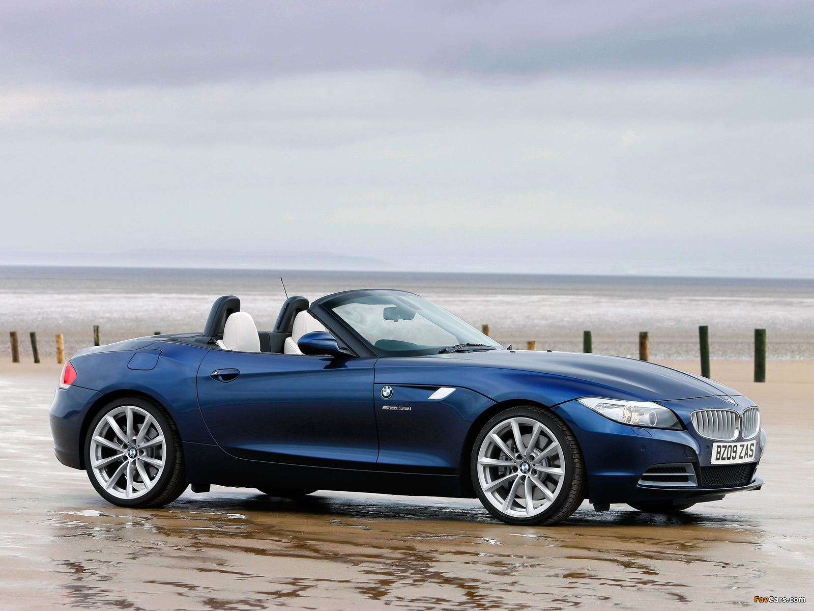 Images of BMW Z4 sDrive35i Roadster UK-spec (E89) 2009–12 (1600 x 1200)