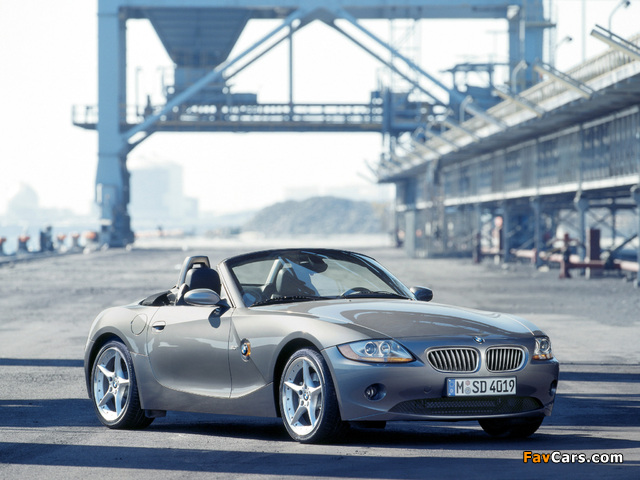 Photos of BMW Z4 3.0i Roadster (E85) 2002–05 (640 x 480)