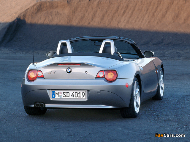 Pictures of BMW Z4 3.0i Roadster (E85) 2002–05 (640 x 480)