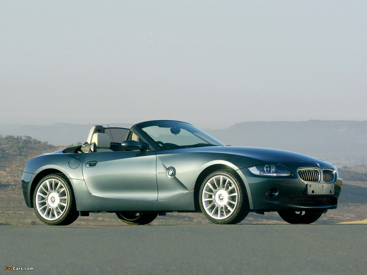 Pictures of BMW Z4 Roadster Individual (E85) 2004 (1280 x 960)