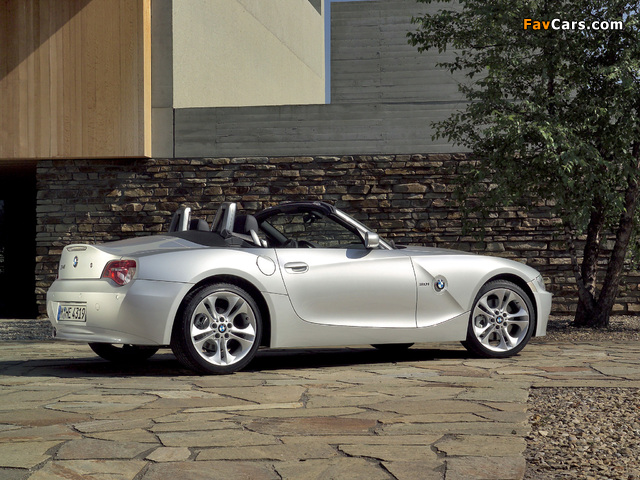 Pictures of BMW Z4 3.0i Roadster (E85) 2005–09 (640 x 480)