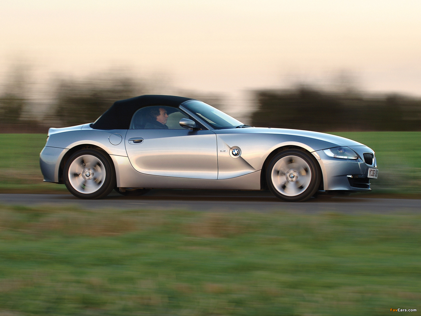 Pictures of BMW Z4 2.5i Roadster UK-spec (E85) 2005–09 (1600 x 1200)