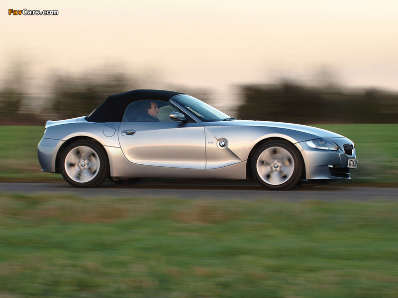 Pictures of BMW Z4 2.5i Roadster UK-spec (E85) 2005–09 (800 x 600)