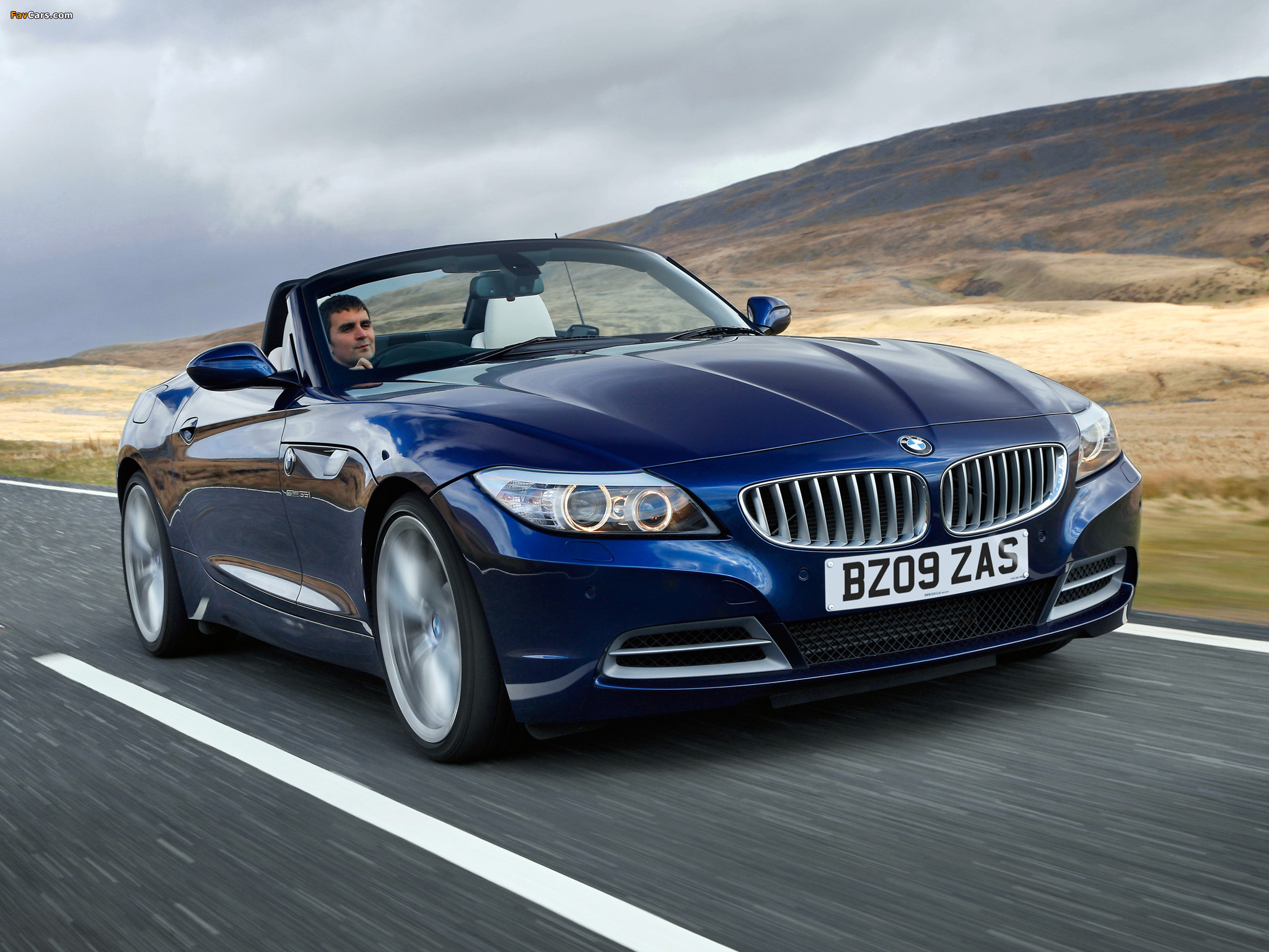Pictures of BMW Z4 sDrive35i Roadster UK-spec (E89) 2009–12 (2048 x 1536)