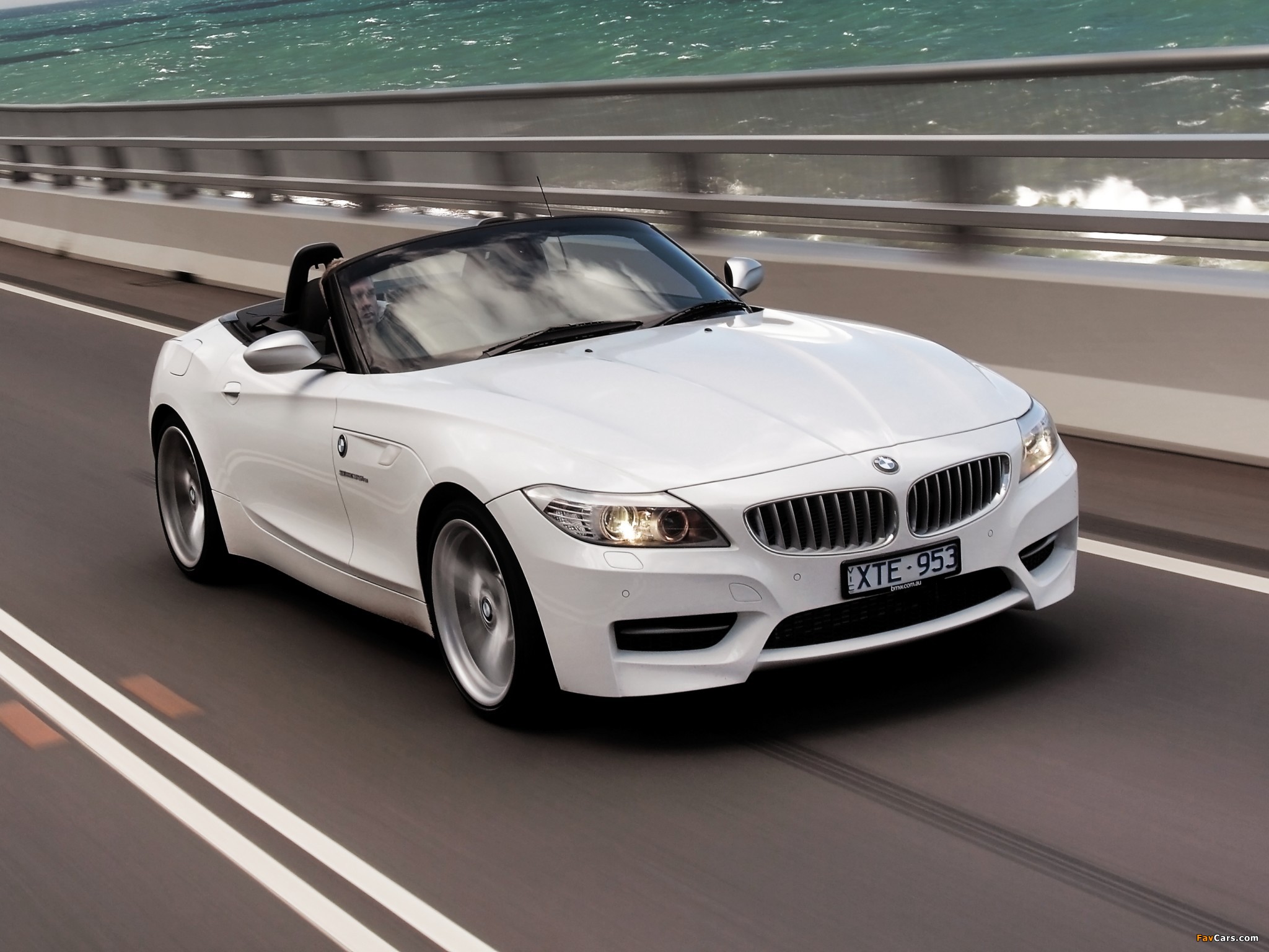 Pictures of BMW Z4 sDrive35is Roadster AU-spec (E89) 2010–12 (2048 x 1536)
